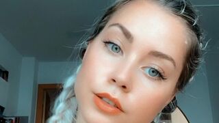 paolacelebtv manyvids onlyfans handjob in front of the camera