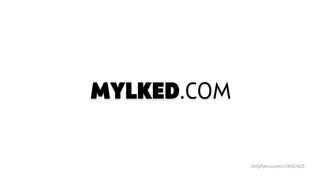 destinycruzxxx manyvids onlyfans Young prankster