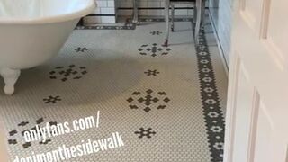 denimonthesidewalk manyvids onlyfans hot babe gently jerks pussy