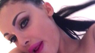 Aletta manyvids onlyfans juicy babe fucks her shaved pussy