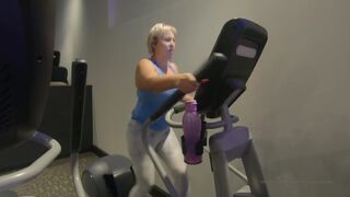 sexymatureaussielady manyvids onlyfans pretty woman undressed in front of the camera and masturbates in the chair