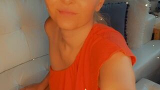 aaliyahlove manyvids onlyfans black-haired nymph pulls pussy