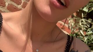 2020 manyvids onlyfans Pretty young lady