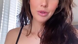 stephaniebeaudoin manyvids onlyfans petite babe gently masturbates cunt