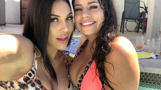 raineyjames manyvids onlyfans dark haired chick masturbates with sex toy