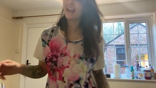 gthatass manyvids onlyfans beauty fucks herself in front of the webcam