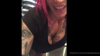 annabellpeaksxx manyvids onlyfans busty bitch fucks her shaved pussy