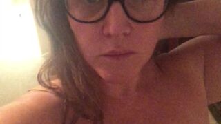 mrssiren manyvids onlyfans beauty is resting with pussy