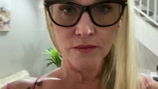 mrssiren manyvids onlyfans caresses pussy in the pharmacy