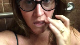 mrssiren manyvids onlyfans whore model shows off her beauty