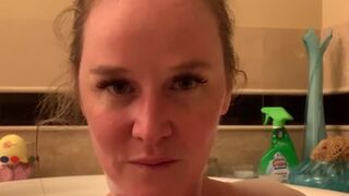 mrssiren manyvids onlyfans burning leggy babe pulls clit