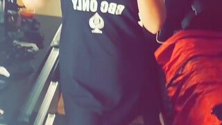 anacondanoire manyvids onlyfans caresses the holes with his hand