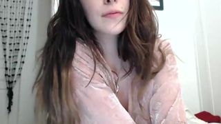 audrey ManyVids dark haired bitch gently pulls pussy