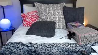 Misspaigex0 ManyVids hot passion fucks pussy with phallus