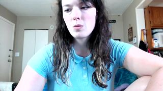 tiggerrosey ManyVids impressive babe plays her vagina with sex toy