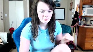 tiggerrosey ManyVids busty brunette chats in free chat