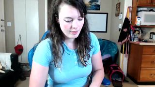 tiggerrosey ManyVids busty brunette chats in free chat