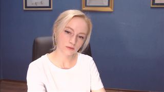 lissa_ava ManyVids black-haired young lady in stockings masturbates her shaved pussy