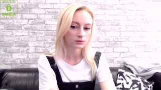 lissa_ava ManyVids shy fan shows shaved cunt