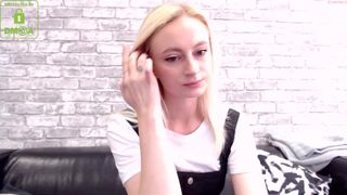 lissa_ava ManyVids shy fan shows shaved cunt