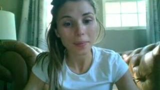 le_lea ManyVids naughty brunette shows off the charms