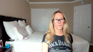 jessryan ManyVids shy on webcam