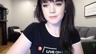 emilylynne ManyVids busty blonde babe jerking off her cunt