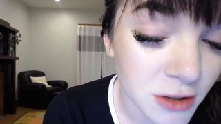 emilylynne ManyVids busty blonde babe jerking off her cunt