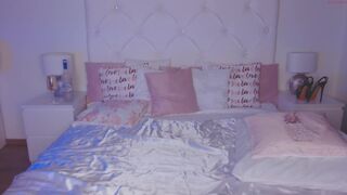 asian_gf chaturbate slut fucking pussy