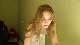 mystery_jen chaturbate busty confused girl fucks cunt