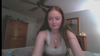 kaylamae19 chaturbate adorable chick gets pussy fucked