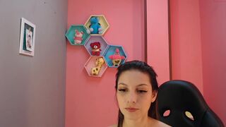 jessica_harrys chaturbate sexy housewife gets fucked in the kitchen