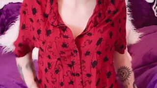 astridxoxfree onlyfans seductive babe fucks both holes