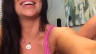 romi_rain onlyfans hot bitch punches holes with fingers