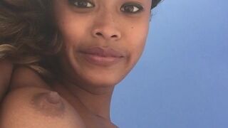 putri_cinta onlyfans crazy lady jerks off and cums