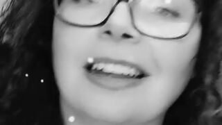 maturebustymilf onlyfans gently pushes the toy in her pussy