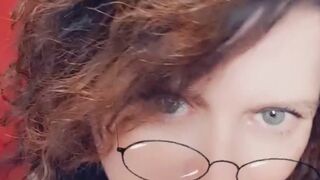 maturebustymilf onlyfans busty lady masturbates shaved pussy