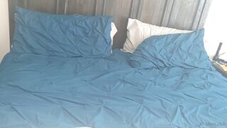 bustykrisann onlyfans slut pussy fingers in pussy