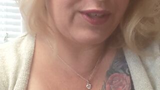 bustykrisann onlyfans luxurious slut fucks shaved cunt