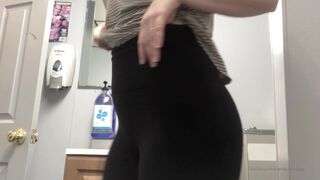 bettie_bondage onlyfans cute doll doll masturbates pussy