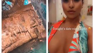 Sandra onlyfans dancing near the christmas tree