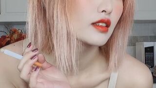 misswarmj onlyfans cute chick masturbates juicy twat