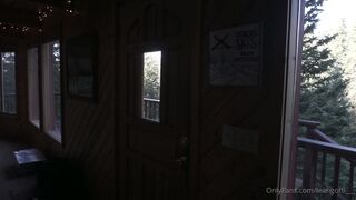 leahgotti___ onlyfans fucks herself in pink dildo