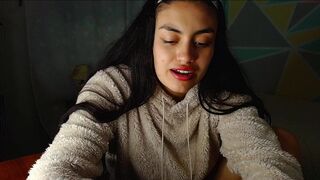 naughty_angel_x chaturbate slut female fucks both holes