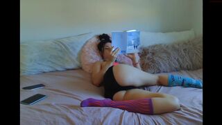 lilms_aspen chaturbate with dildo relaxes her shaved vagina