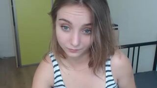 kelsimonro chaturbate Young chick
