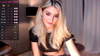 gigielliot chaturbate squirting from attractive