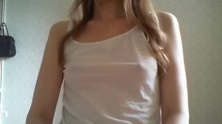 wetsweett imposing slut fucks pussy with fingers