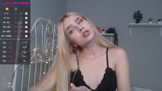 ice_lolly_ skin posing nude