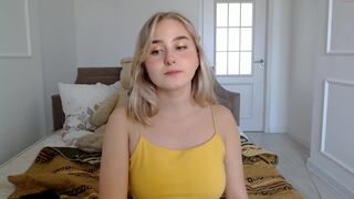 katcontrol exquisite cam girl fucks herself in the vagina